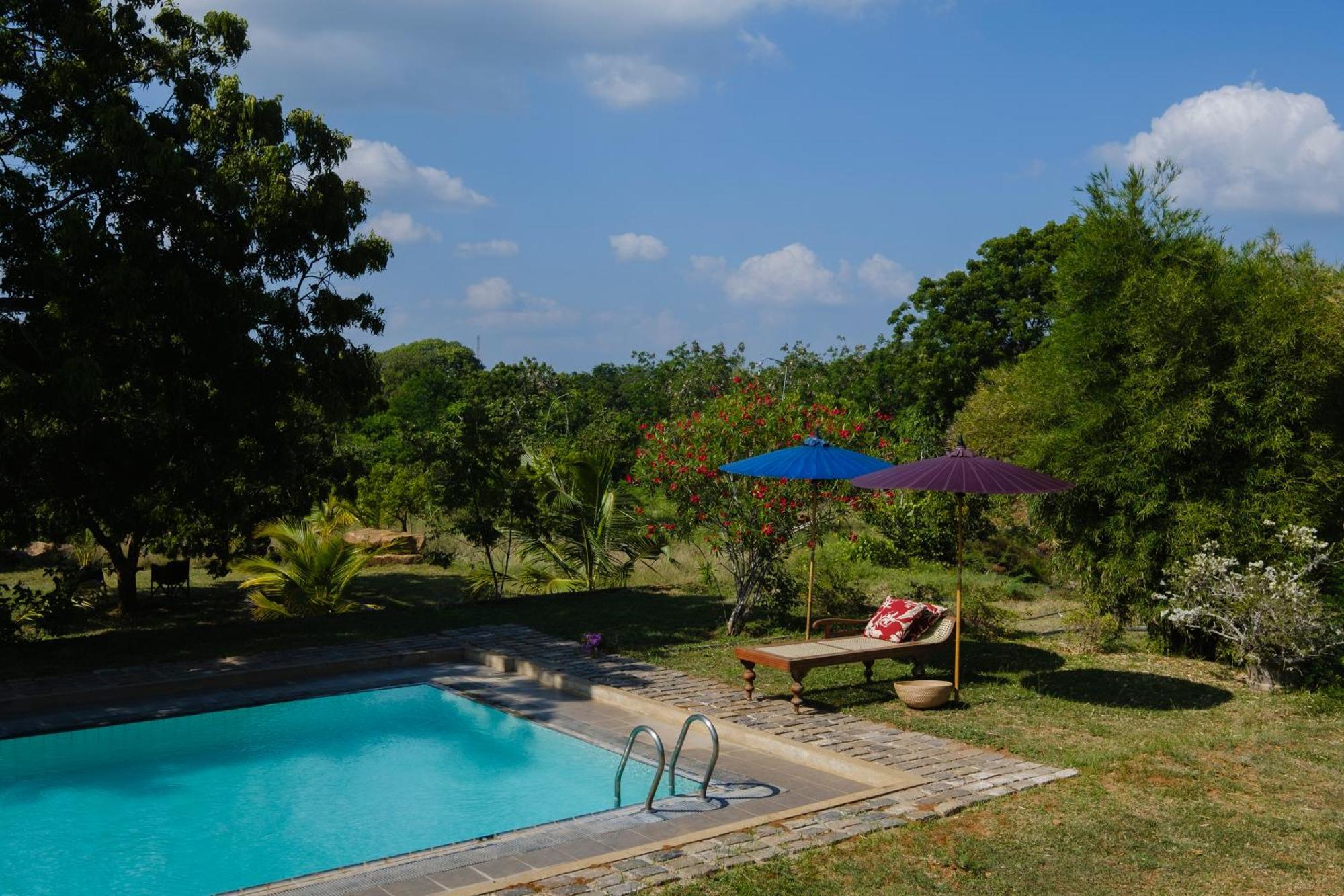 Treasure Rock Bed & Breakfast Kirinda  Luaran gambar