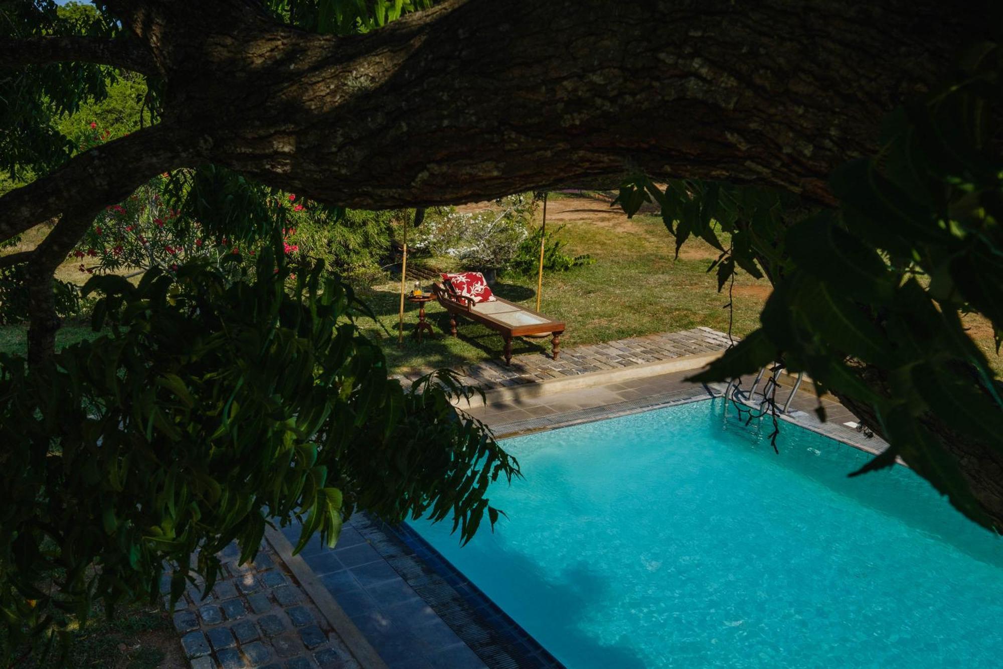 Treasure Rock Bed & Breakfast Kirinda  Luaran gambar