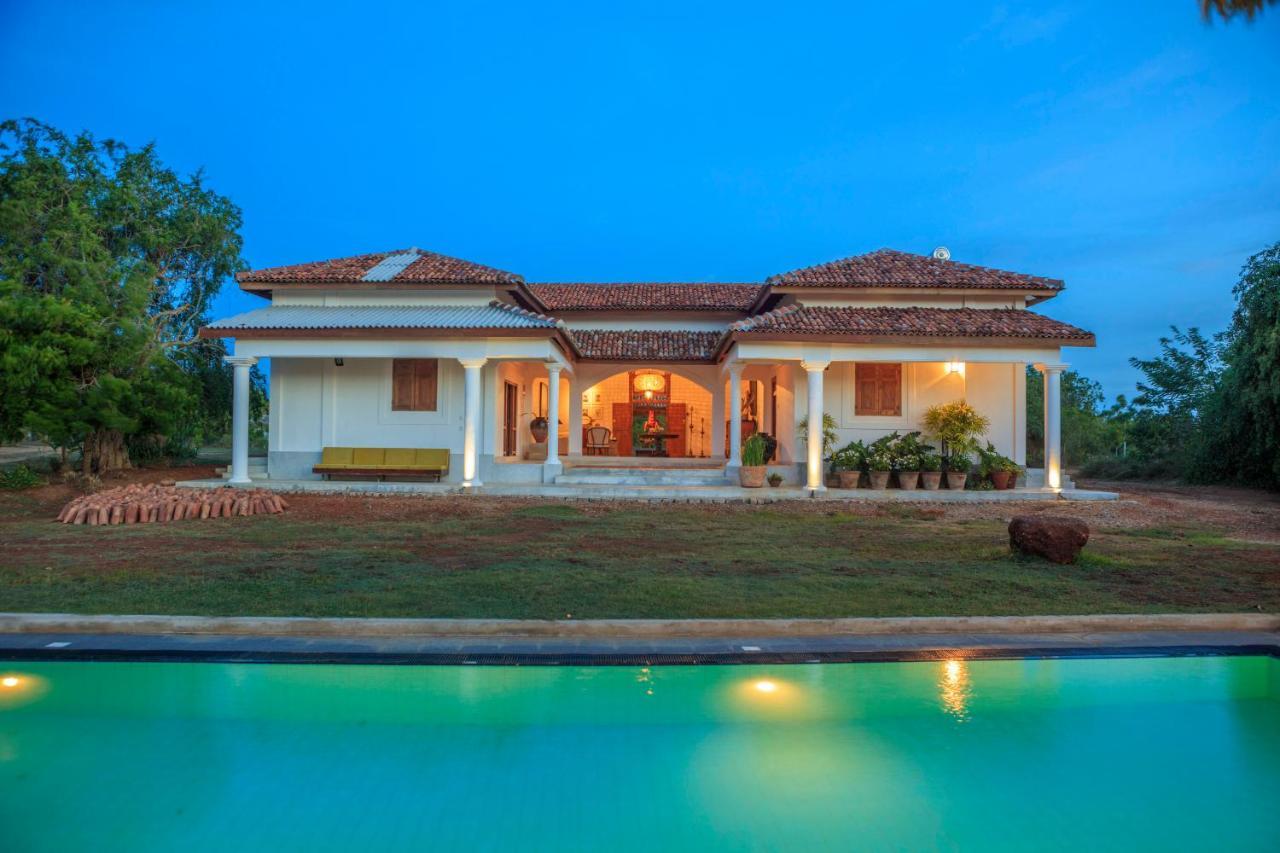 Treasure Rock Bed & Breakfast Kirinda  Luaran gambar