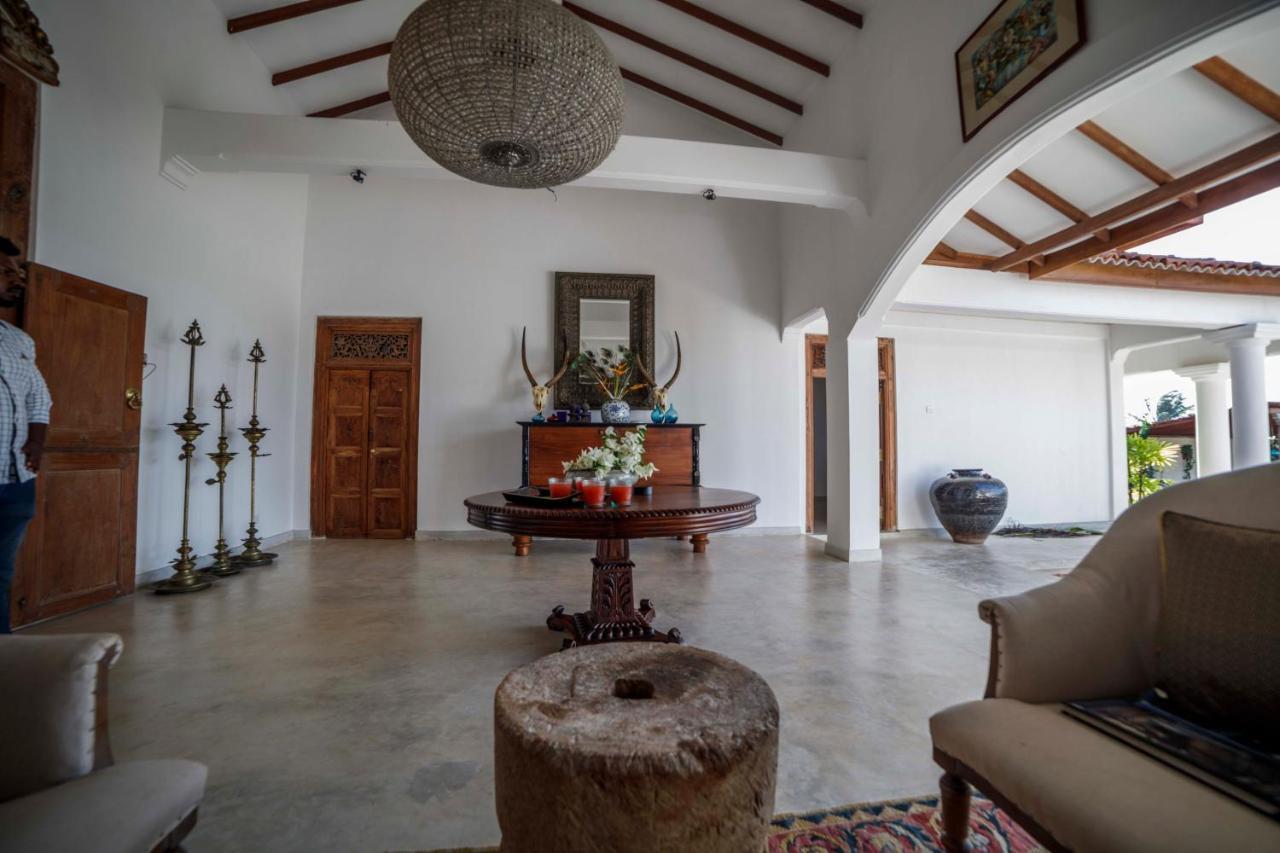 Treasure Rock Bed & Breakfast Kirinda  Luaran gambar